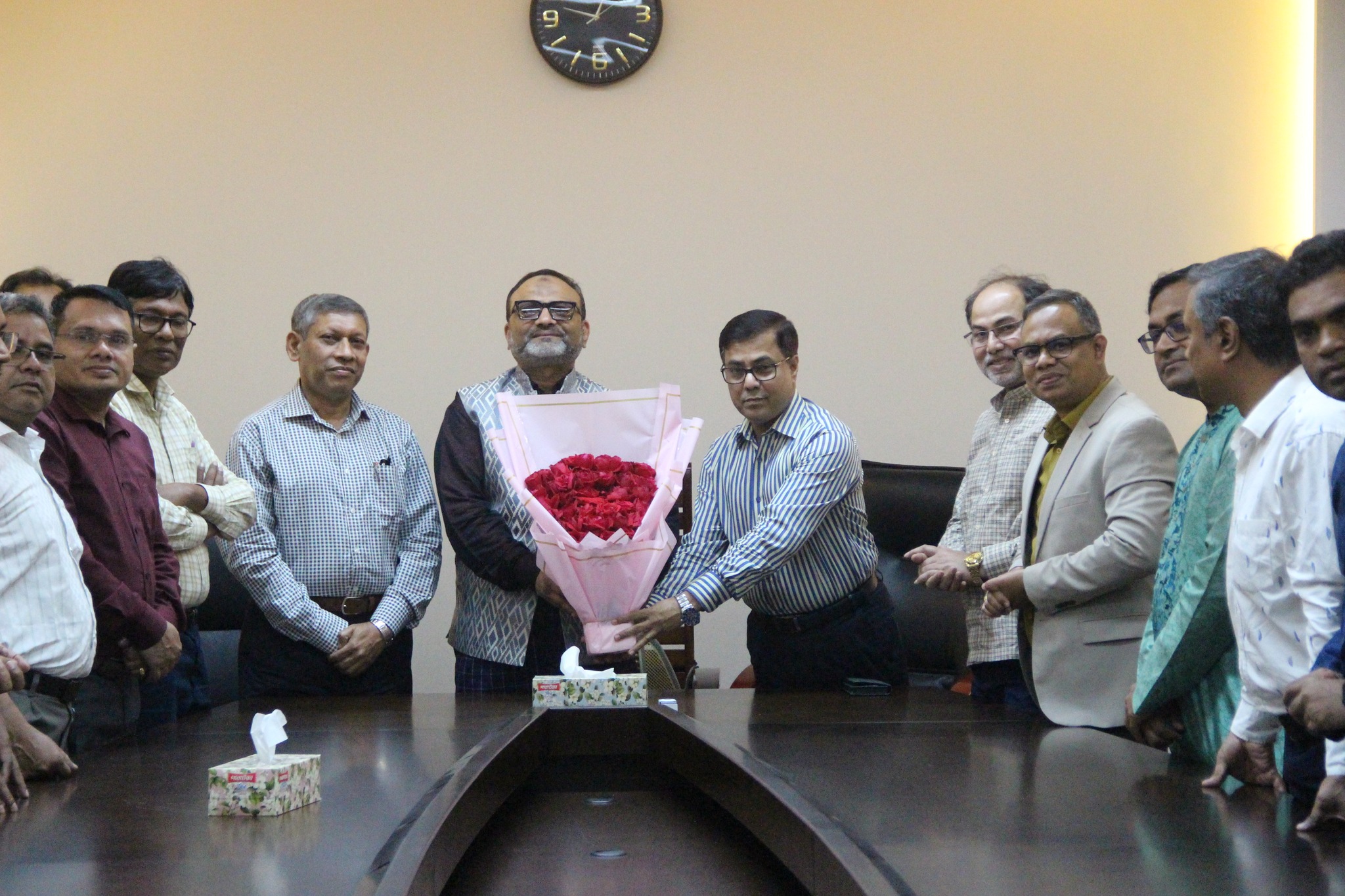 নজরুল বিশ্ববিদ্যালয়ের উপাচার্যের সাথে সৌজন্য সাক্ষাৎ করলেন ঢাকা বিশ্ববিদ্যালয়ের উপাচার্য