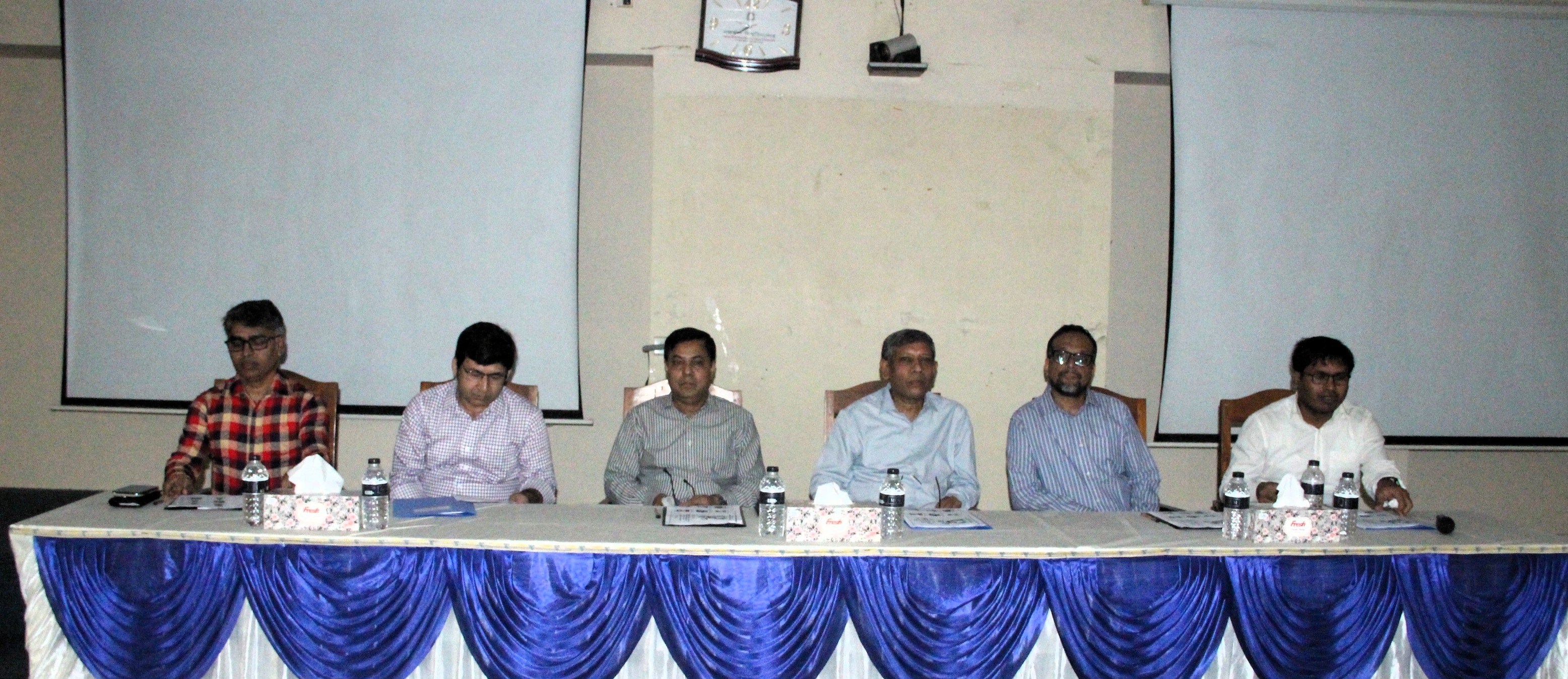 নজরুল বিশ্ববিদ্যালয়ে আই কিউ এসির ‘Manuscript Writing and Publication Strategy: The Art of Journal Selection and Editorial Alignment’ শীর্ষক  দিনব্যাপী প্রশিক্ষণ কর্মসূচি অনুষ্ঠিত