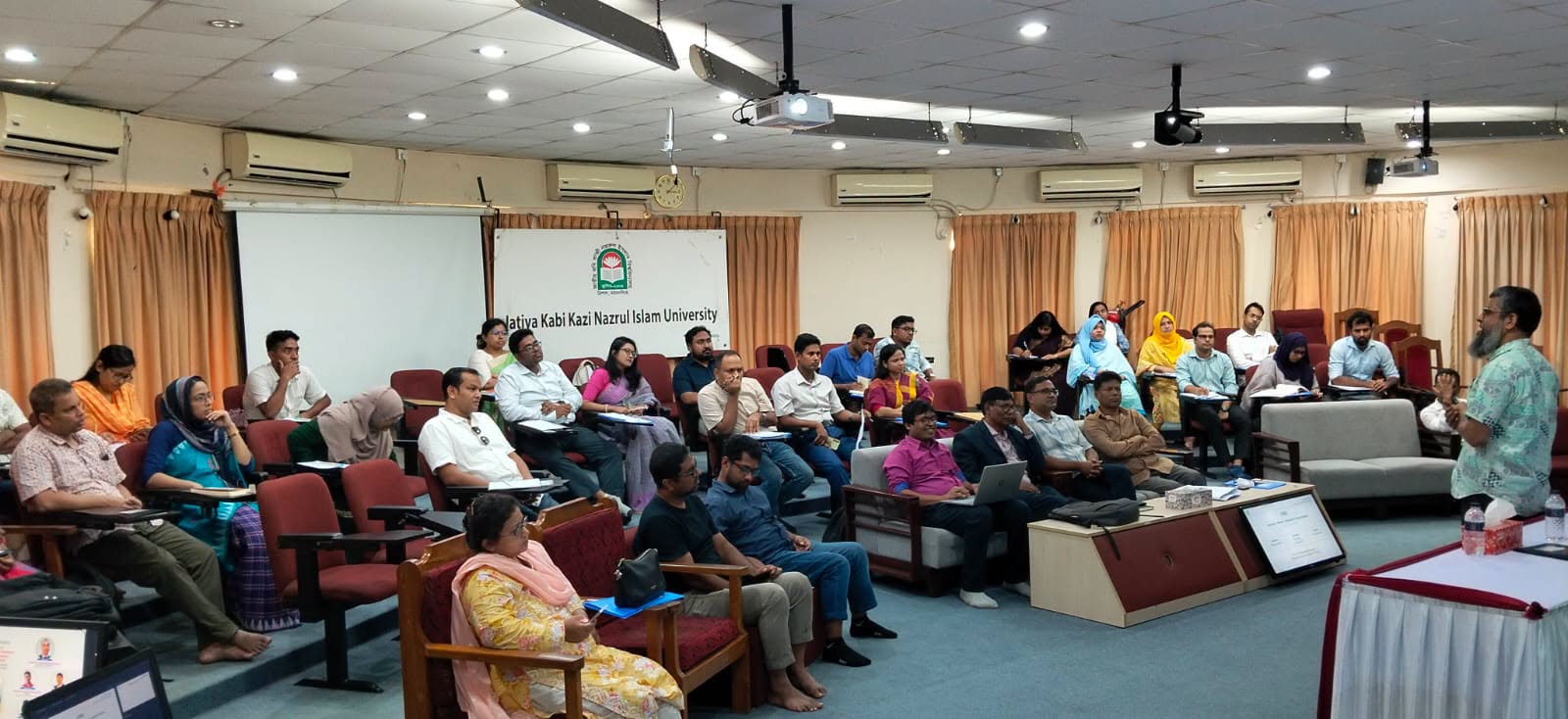 ‘Implementing OBE (Outcome-Based Education) in Social Sciences: A Practical Guide to Outcomes, Alignment and Assessment’ শীর্ষক দিনব্যাপী প্রশিক্ষণ কর্মসূচি